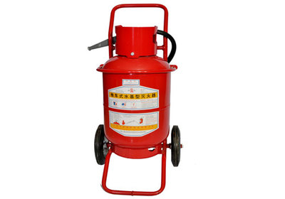 Pusher type water base fire extinguisher