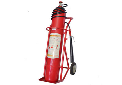 Pusher type carbon dioxide extinguisher